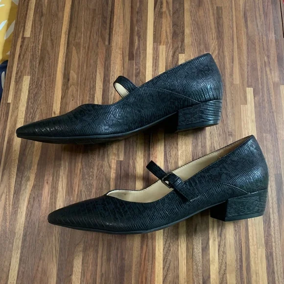 Naturalizer "Florencia" Pointed Toe Mary Jane - Picture 3 of 10